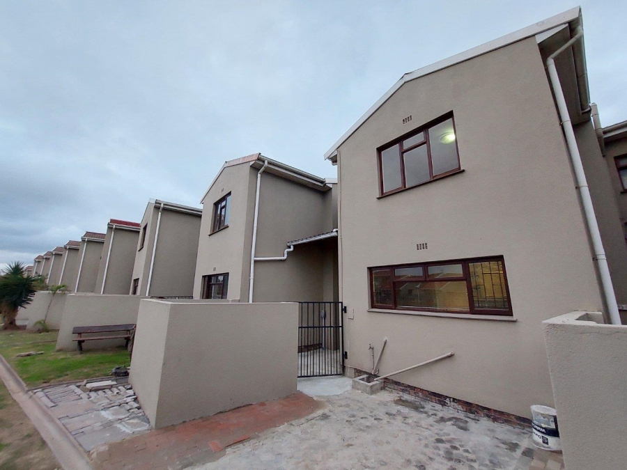 To Let 3 Bedroom Property for Rent in Bracken Heights Western Cape